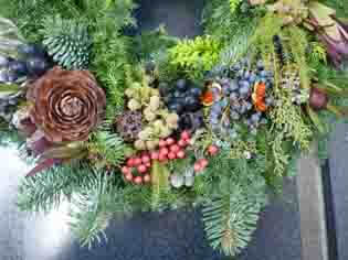 クリスマスのカード・カレンダーの販売＆クリスマスリース・スワッグのワークショップ